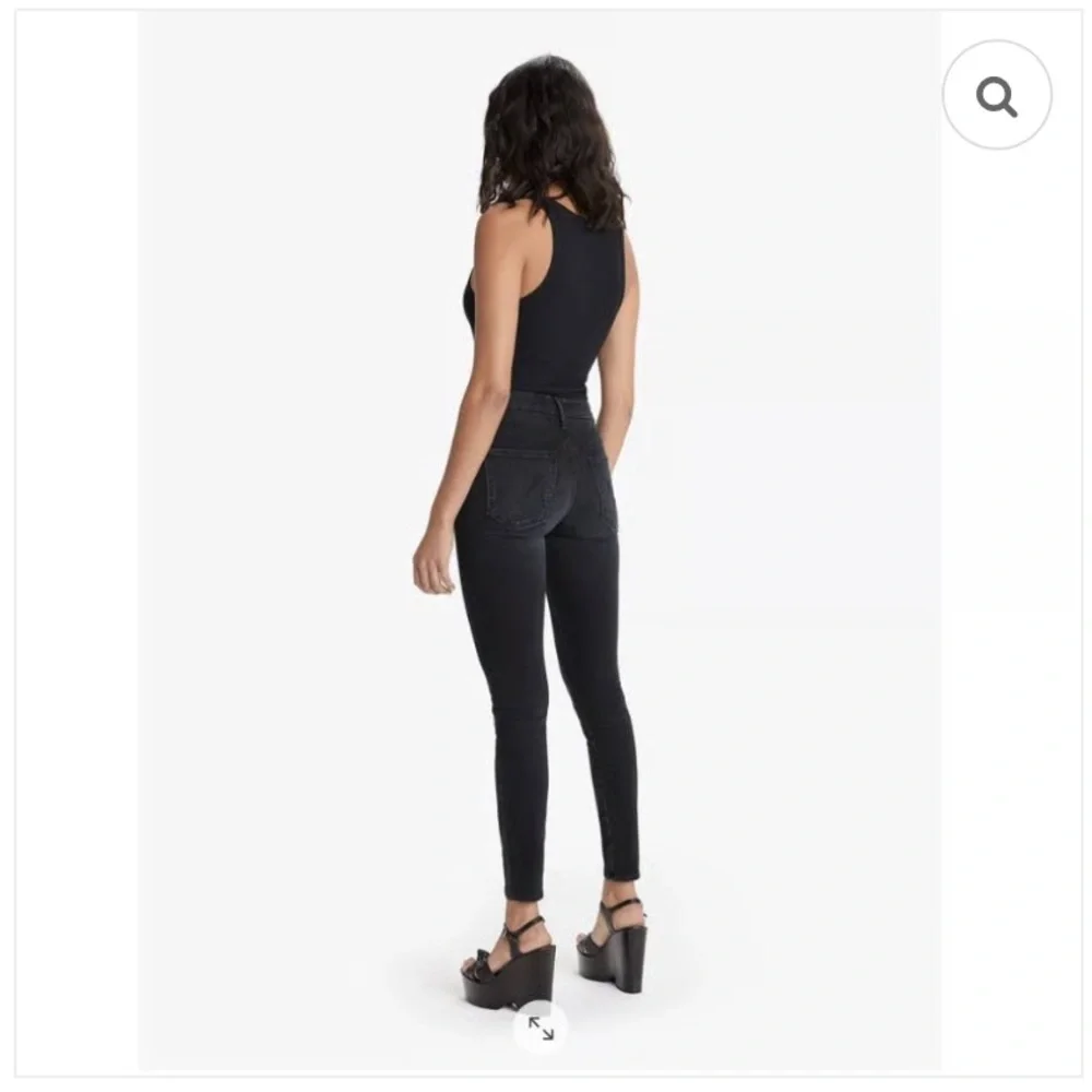 MOTHER High Waisted Looker Ankle Fray in Blackbird size 27 - Picture 6 of 16